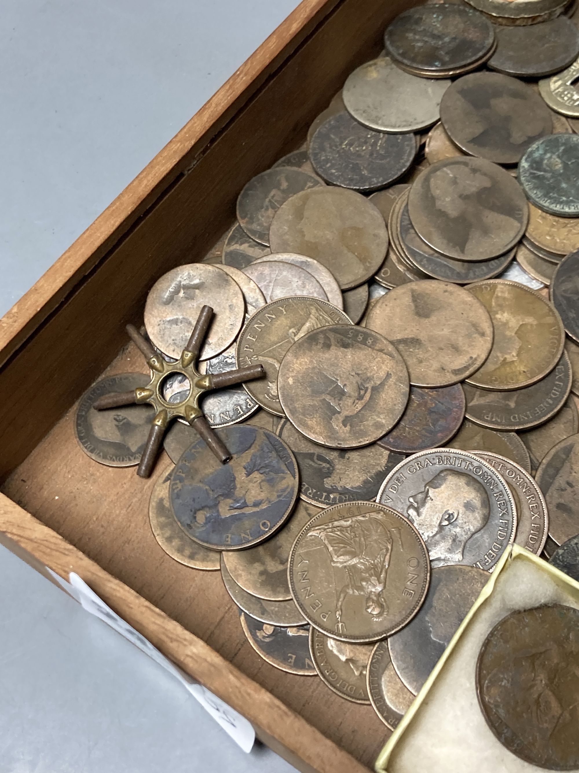 A group of assorted 19th century and later pennies, a US one cent 1853 and a Scottish halfpenny.